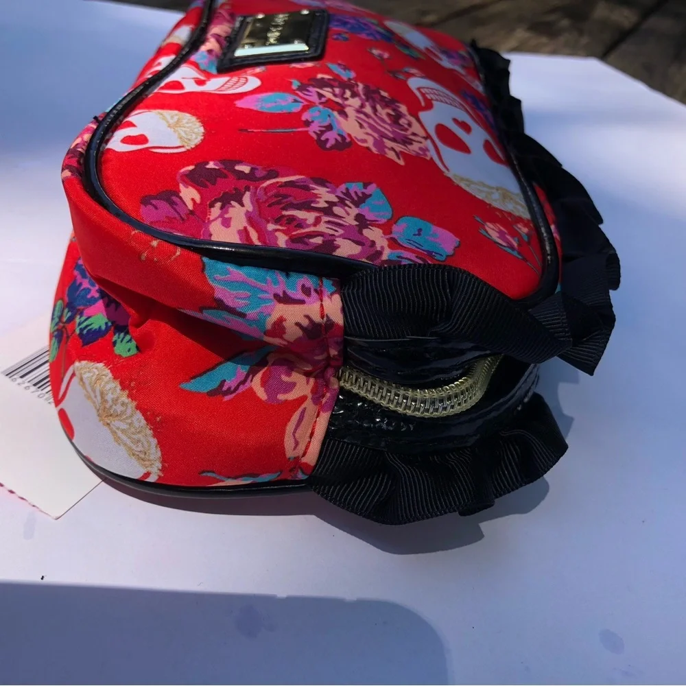 Betsey Johnson Ruffle Red Skull Highness Roses Makeup Cosmetic Bag & Wipes